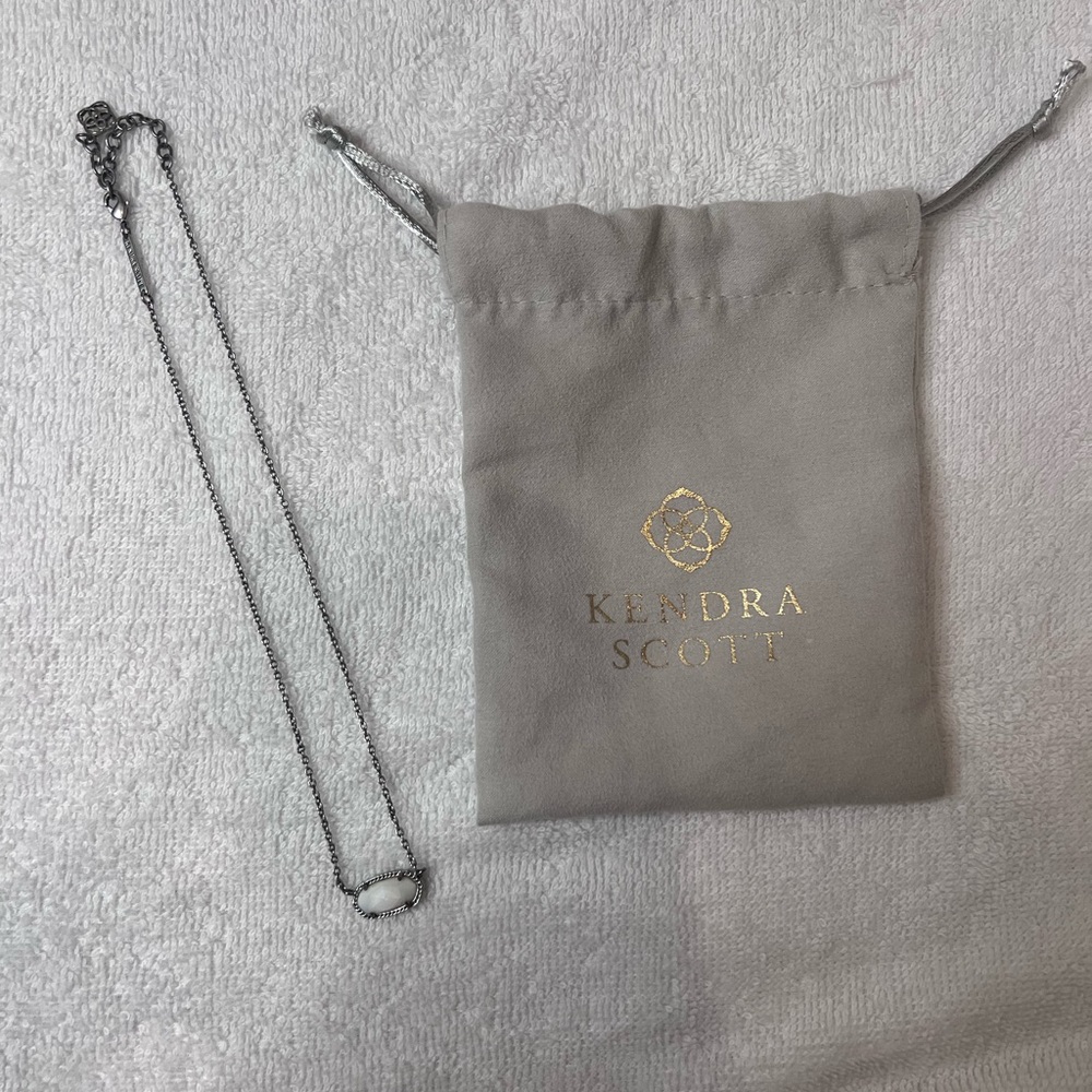 Kendra Scott Elisa White Pearl short necklace